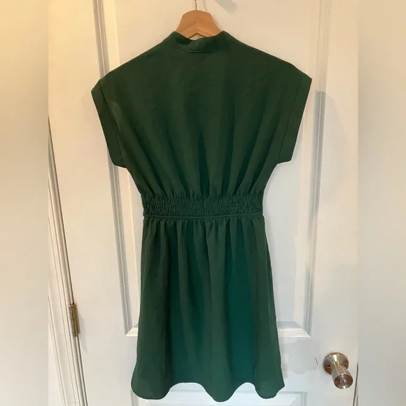 🎉 3/$15 Green Monteau Capsleeve Dress S - Picture 3 of 9